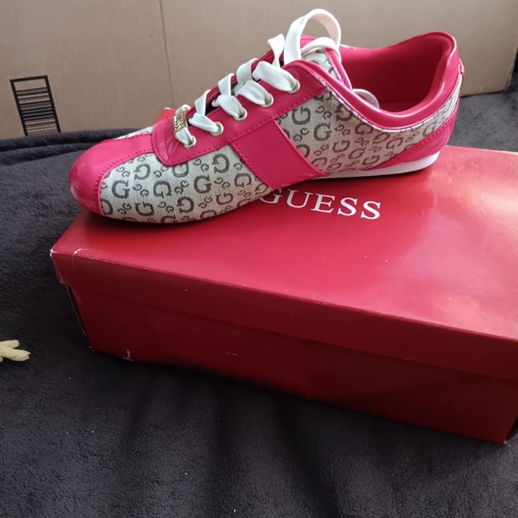GUESS SHERRILL WOMEN SNEAKERS - Picture 3 of 14